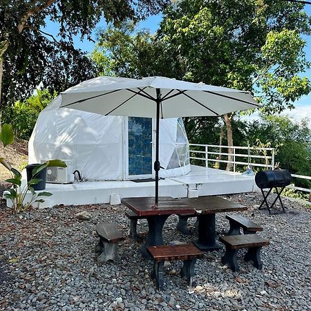 Hotel Gunung Medan Glamping & Cafe Kangar Exterior foto