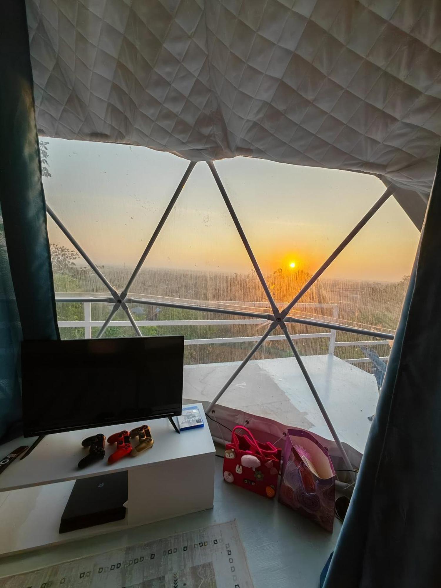Hotel Gunung Medan Glamping & Cafe Kangar Exterior foto