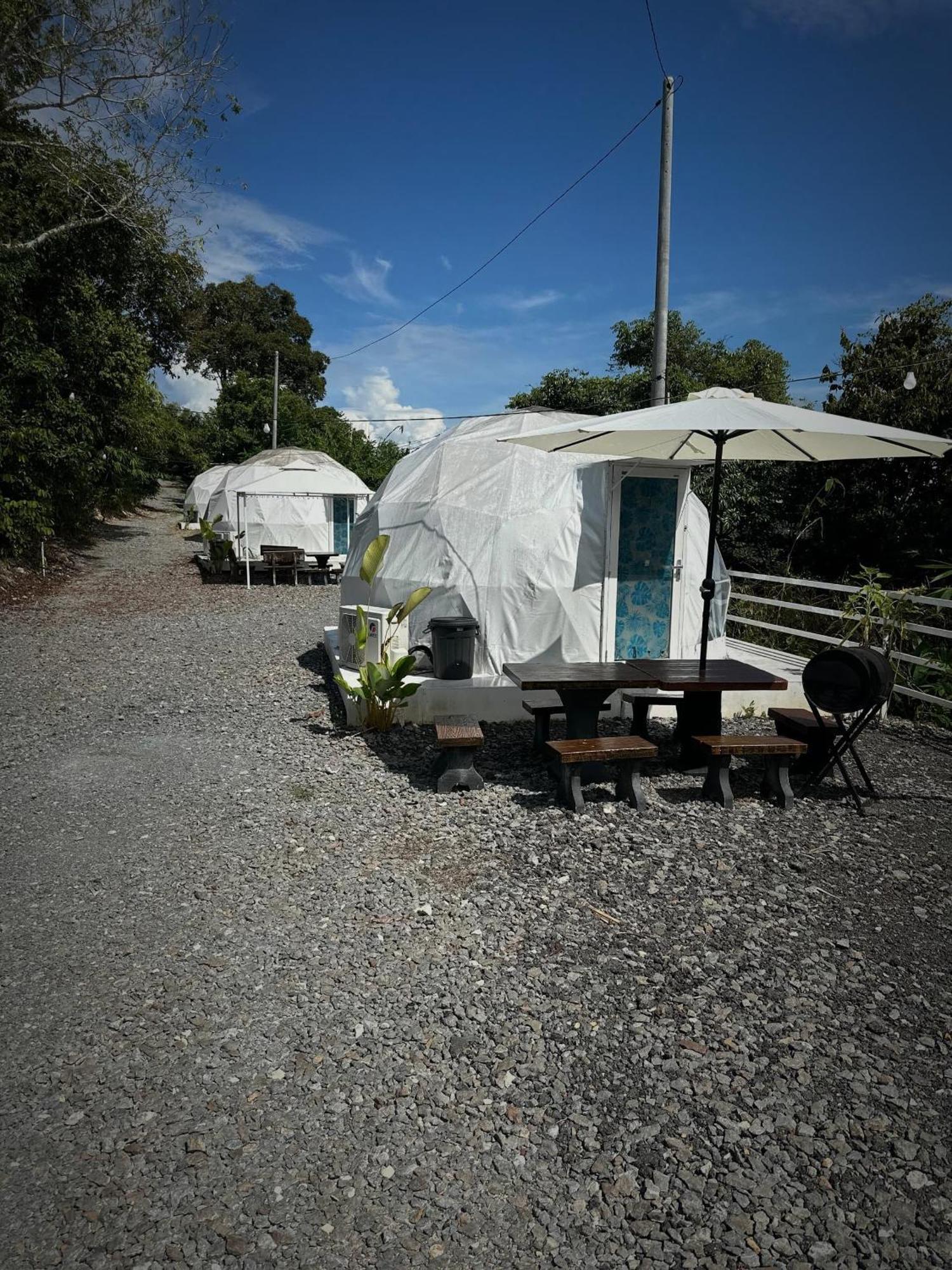 Hotel Gunung Medan Glamping & Cafe Kangar Exterior foto